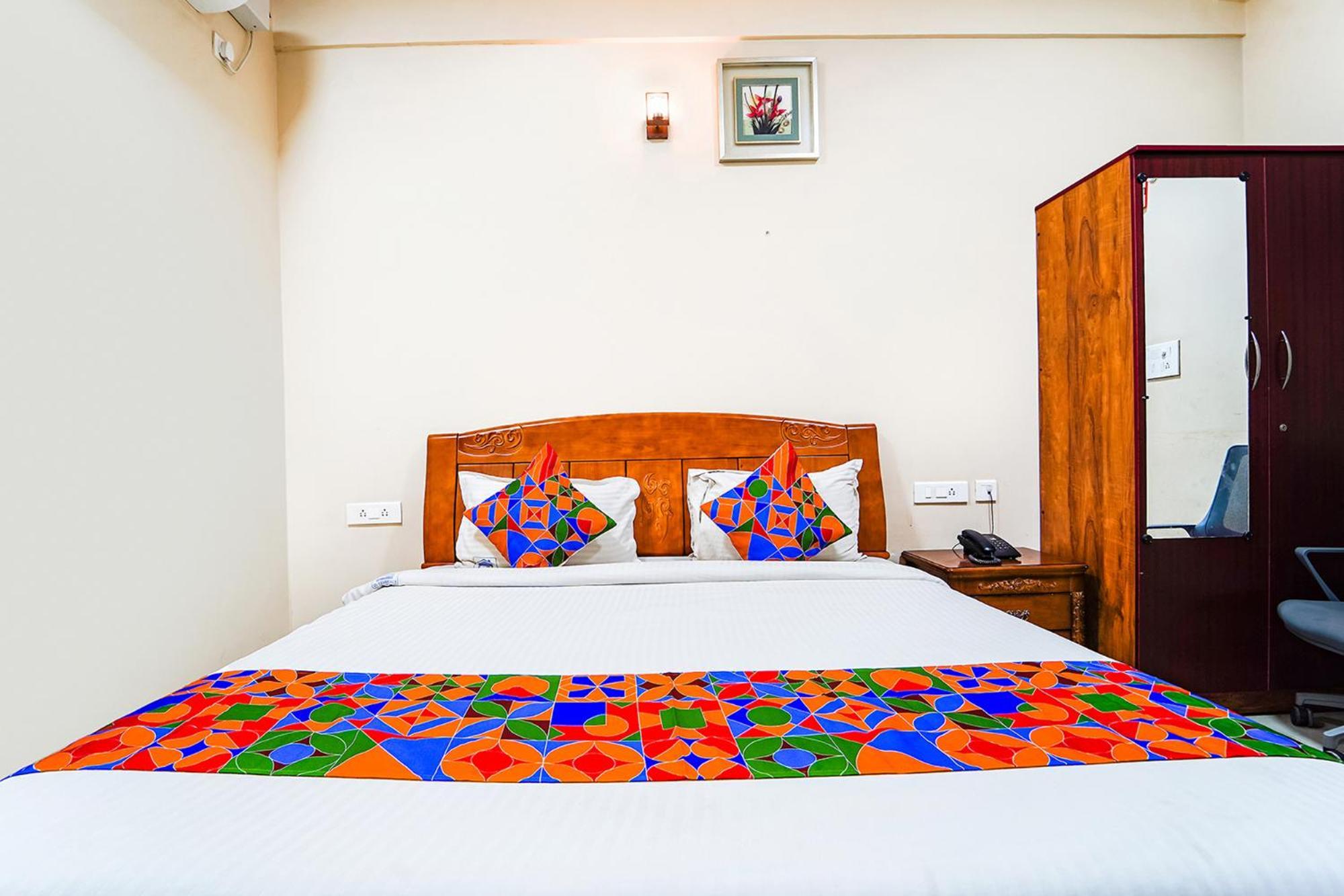 Fabexpress Uv Residency - 700M From Coimbatore International Airport Irugur Экстерьер фото