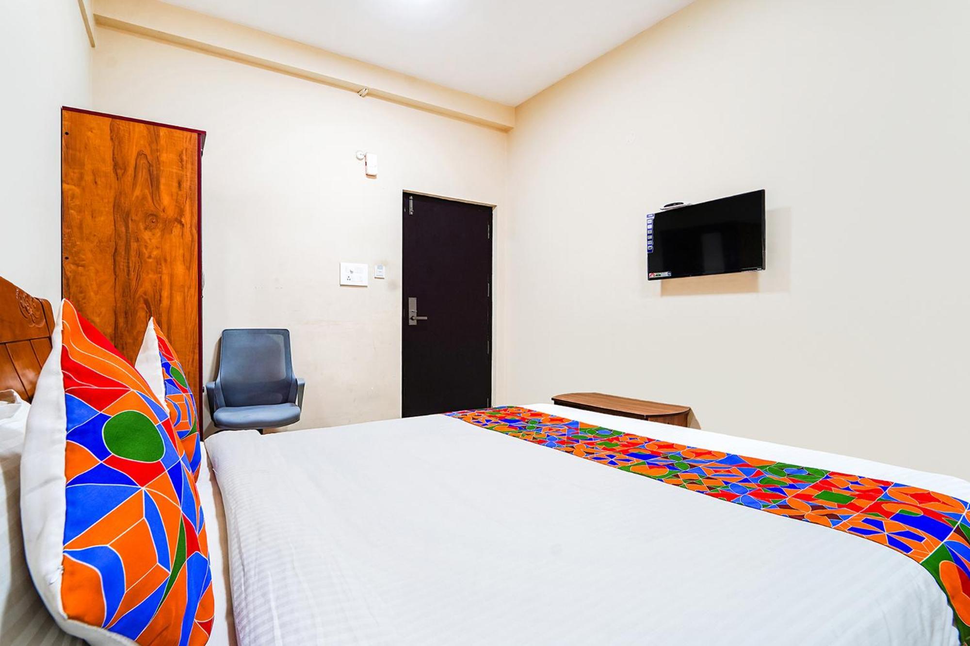 Fabexpress Uv Residency - 700M From Coimbatore International Airport Irugur Экстерьер фото