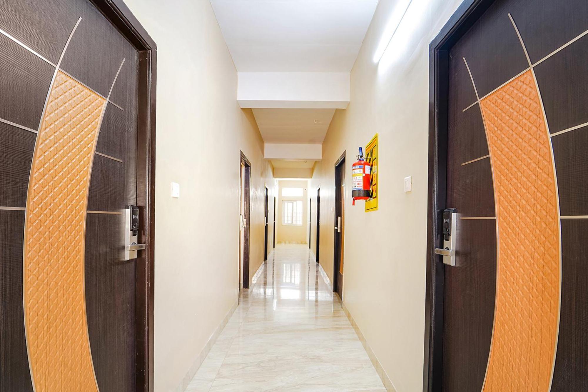 Fabexpress Uv Residency - 700M From Coimbatore International Airport Irugur Экстерьер фото